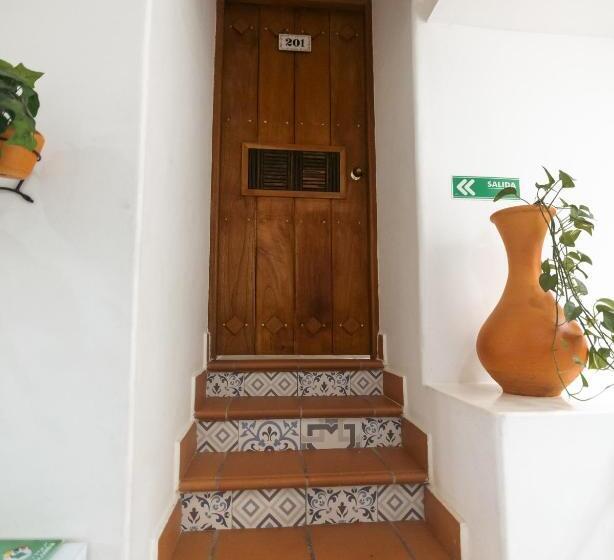 استودیوی استاندارد, Aldea Bella Boutique