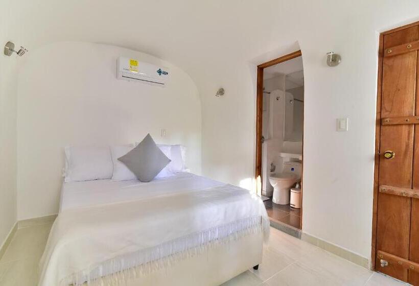 استودیوی استاندارد, Aldea Bella Boutique