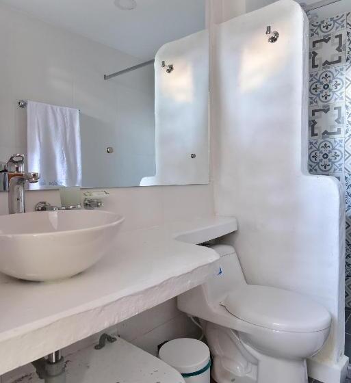 استودیوی استاندارد, Aldea Bella Boutique