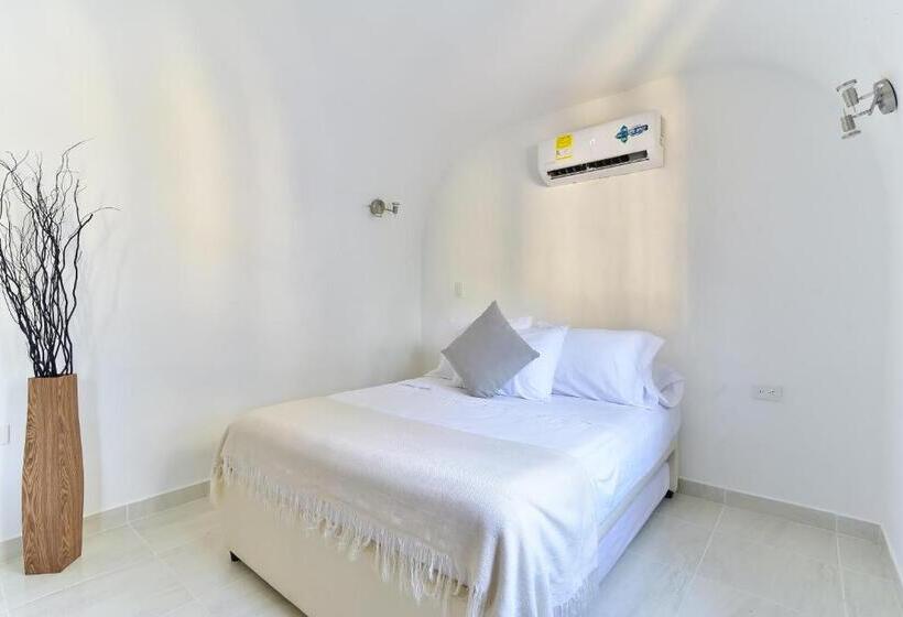 استودیوی استاندارد, Aldea Bella Boutique