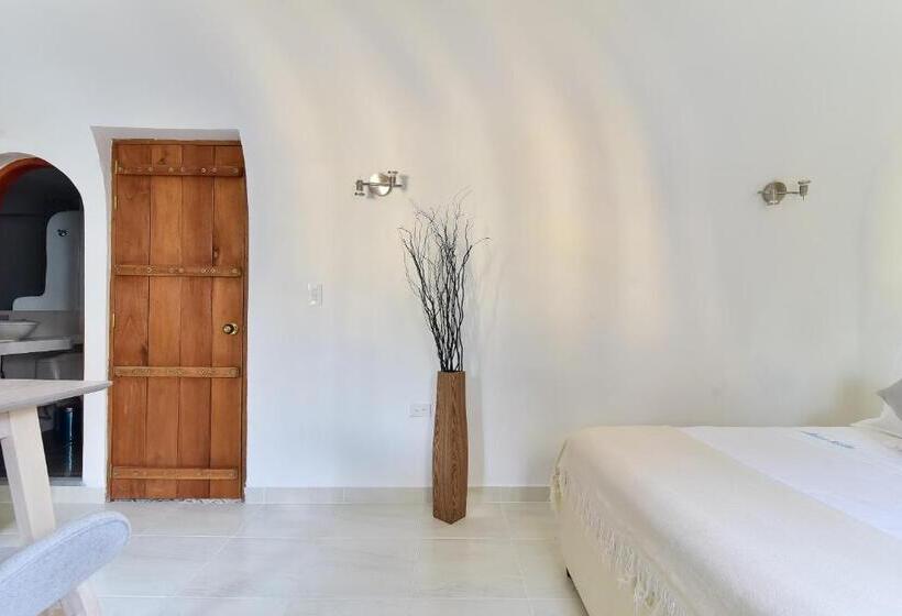 استودیوی استاندارد, Aldea Bella Boutique