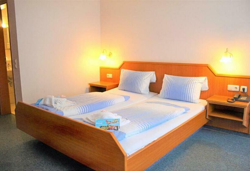 Номер Стандарт Вид на Горы, Waldhotel Feldbachtal