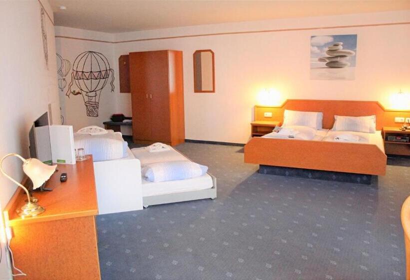 Семейный Номер, Waldhotel Feldbachtal