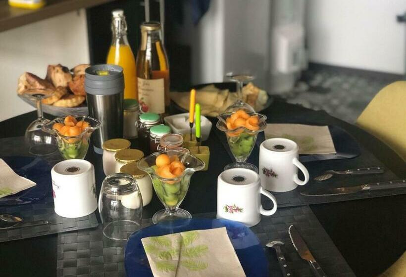 Трехместный Номер Комфорт, Bed And Breakfast Au Champ Du Douits