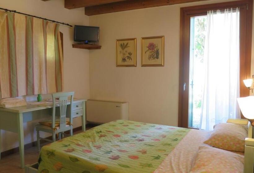 Номер Стандарт, Agriturismo L Albara   Wines, Pool & Spa