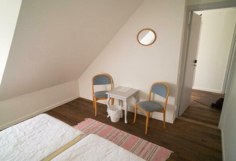 带共用浴室的标准房间, Tjärö Hotell & Vandrarhem