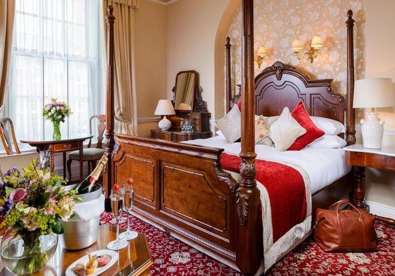 Deluxe Suite King Bed, Dingle Benners Hotel