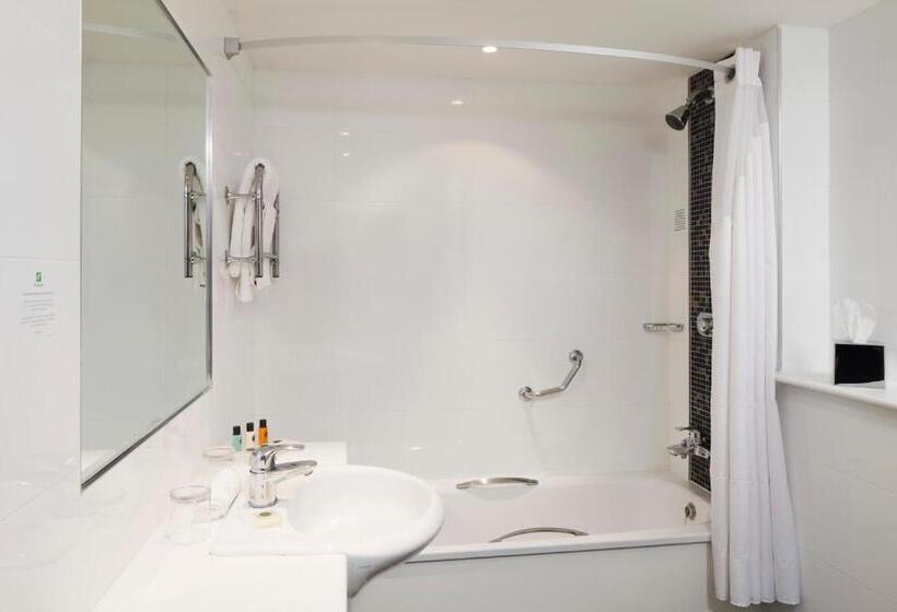 Номер Deluxe, Clayton Hotel Belfast City