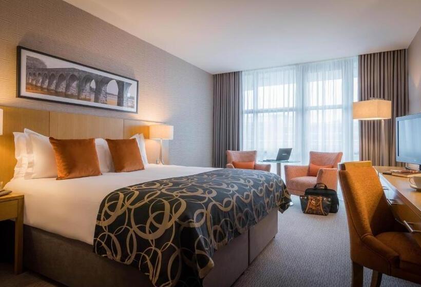 Номер Deluxe, Clayton Hotel Belfast City