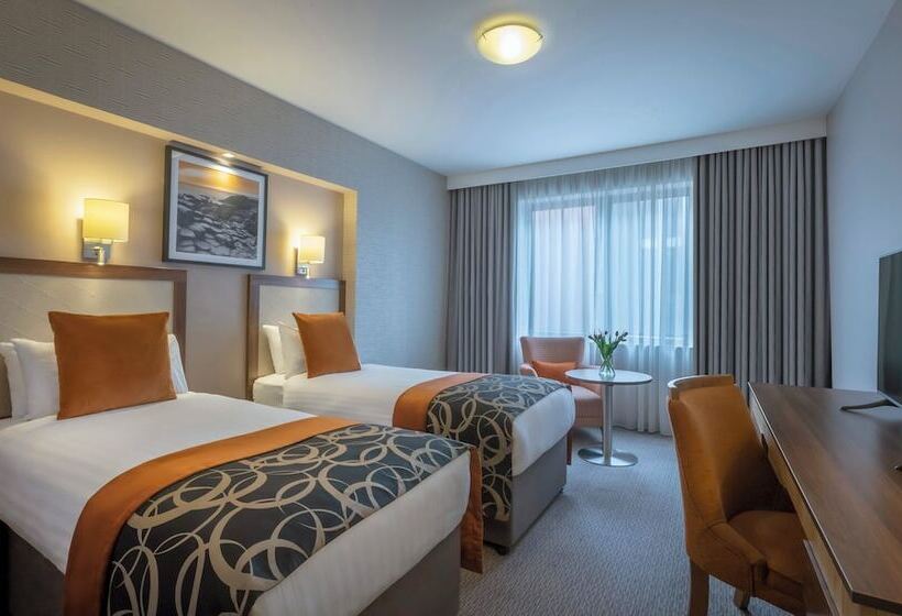 Номер Deluxe, Clayton Hotel Belfast City