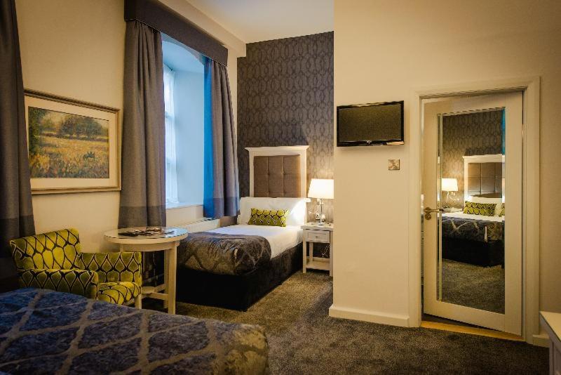 اتاق استاندارد, Isaacs Cork City