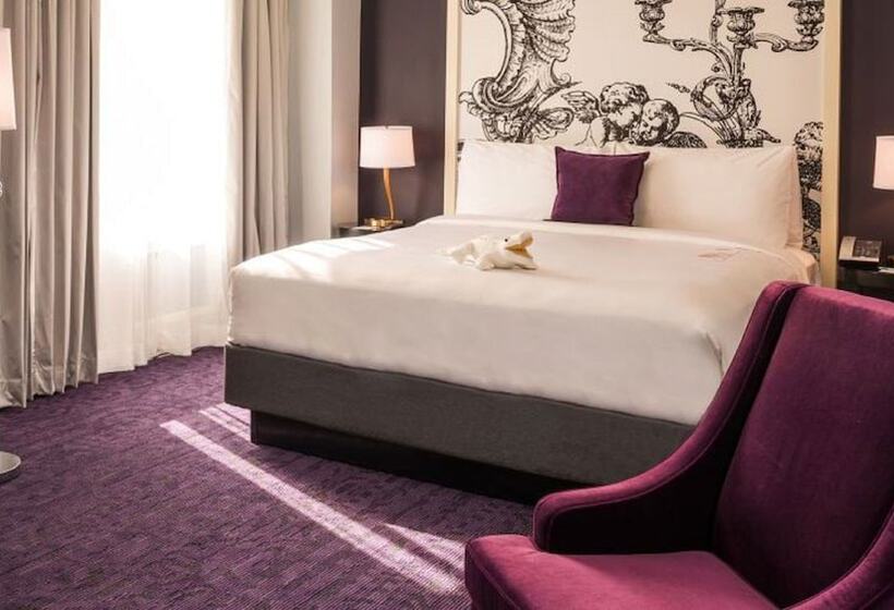 Полулюкс, Hampton Inn & Suites New Orleans Canal St. French Quarter