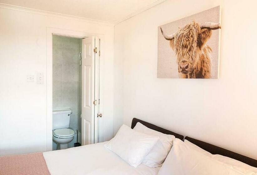 Standart Oda, Broadford House Skye