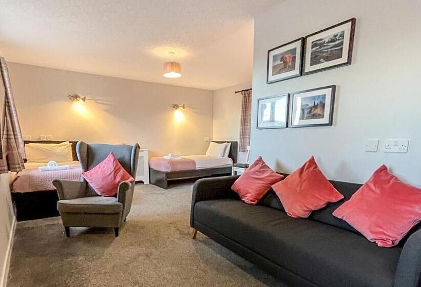 Family Suite, Broadford House Skye