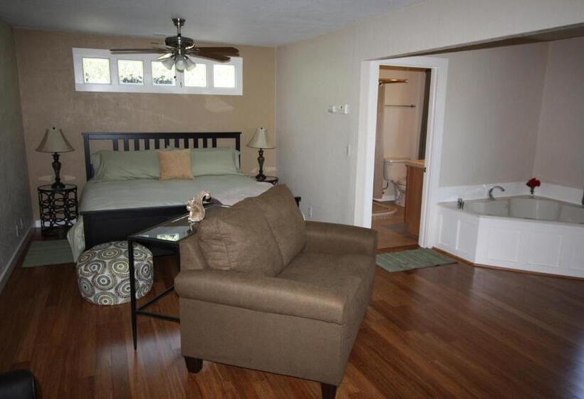 Номер Deluxe Кровать Кинг, The Inn At Shasta Lake