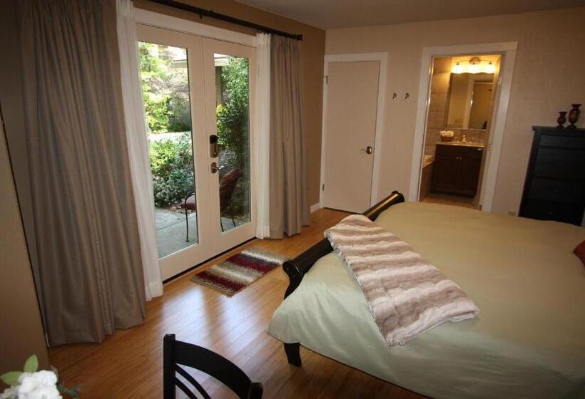 Люкс Deluxe Кровать Кинг, The Inn At Shasta Lake