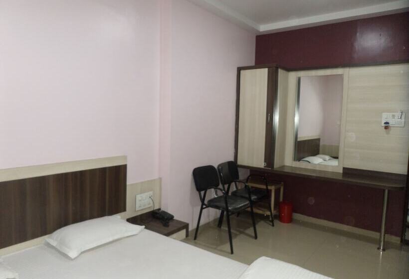 Номер Deluxe, Amit Plaza