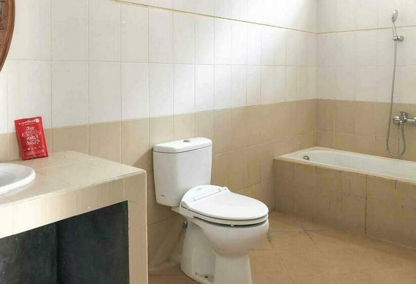 Номер Deluxe, Reddoorz @ Batubulan Gianyar