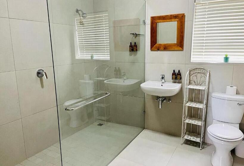 Четырехместный Номер Стандарт, Travalia Guest Farm