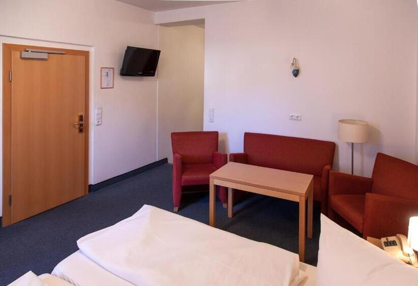 Quarto Triplo Estandar, Akzent Hotel Schranne