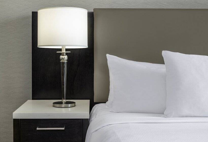 Президентский Люкс, Hilton Vancouver Metrotown