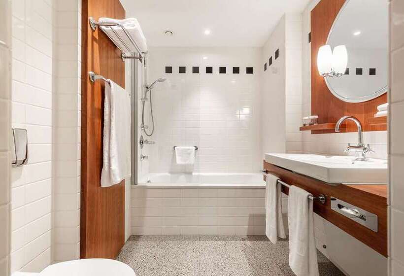 이그제큐티브 룸 킹사이즈 침대, Hilton Vienna Waterfront