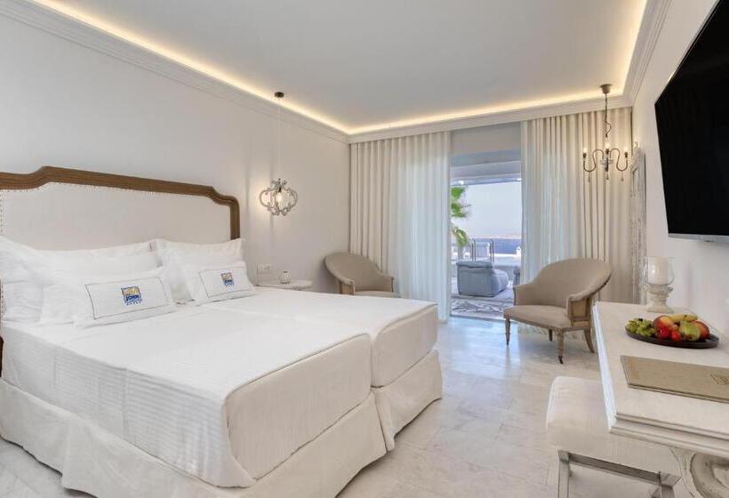 2 Bedrooms Suite Sea View, Saint John Hotel Villas & Spa