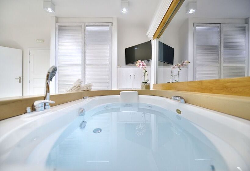 سوییت جونیور با چشم‌انداز دریا, Saint John Hotel Villas & Spa