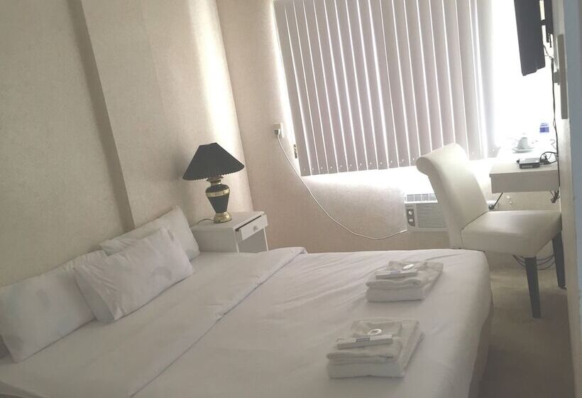 이코노미 룸 더블 침대, Reddoorz Premium At The Grand Peninsula Suites