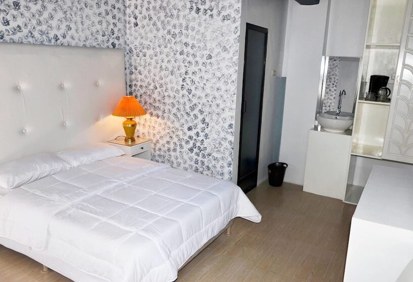디럭스 룸, Reddoorz Premium At The Grand Peninsula Suites