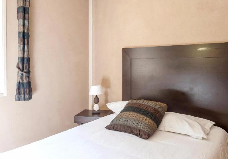 Номер Стандарт, Logis Hotel Restaurant Saint Romain