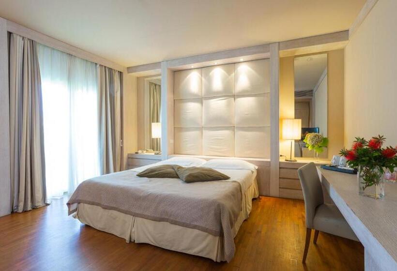 Номер Deluxe, Th Tirrenia   Green Park Resort