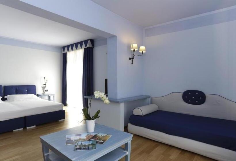 Четырехместный Номер Deluxe, Th Tirrenia   Green Park Resort