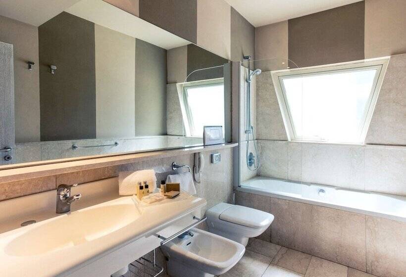 Четырехместный Номер Deluxe, Th Tirrenia   Green Park Resort