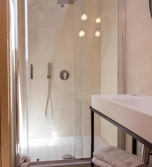 جناح جونيور, Albergo Il Giardino