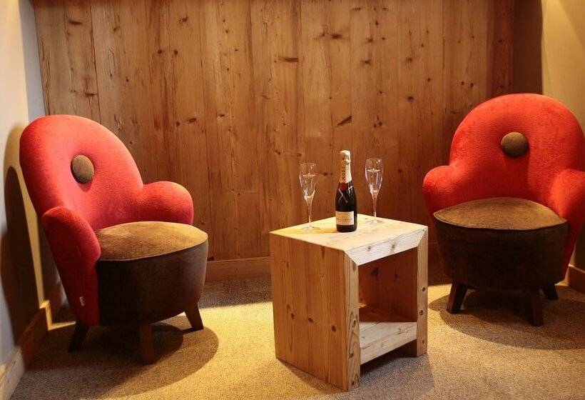 Четырехместный Номер Superior, Hôtel Et Spa Les Clarines