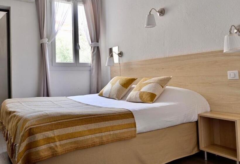 Номер Стандарт Вид на Сад, Hôtel La Petite Bohème