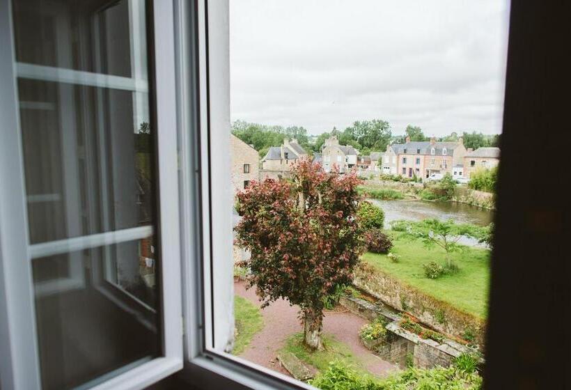 ガーデンビュースタンダードルーム, Logis Auberge De La Sélune