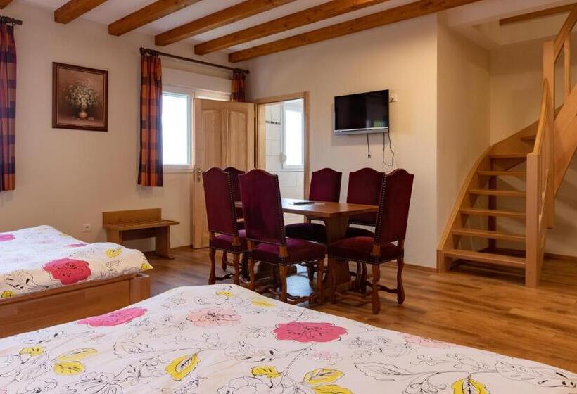 Семейный Номер Вид на Сад, Relais Du Klevener