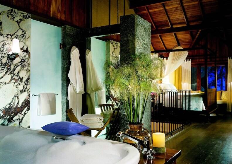스위트, Carmelo Resort & Spa