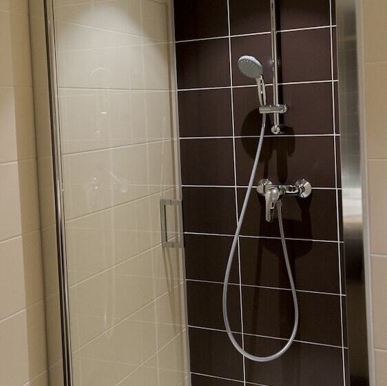 Номер Стандарт, Brit Hotel Mâcon Centre Gare