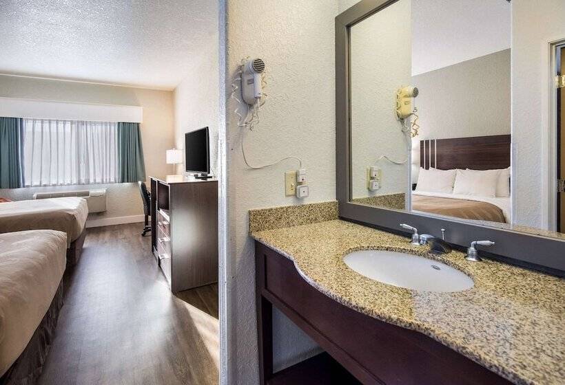 스탠다드 룸 더블 침대 2개, Quality Inn & Suites West