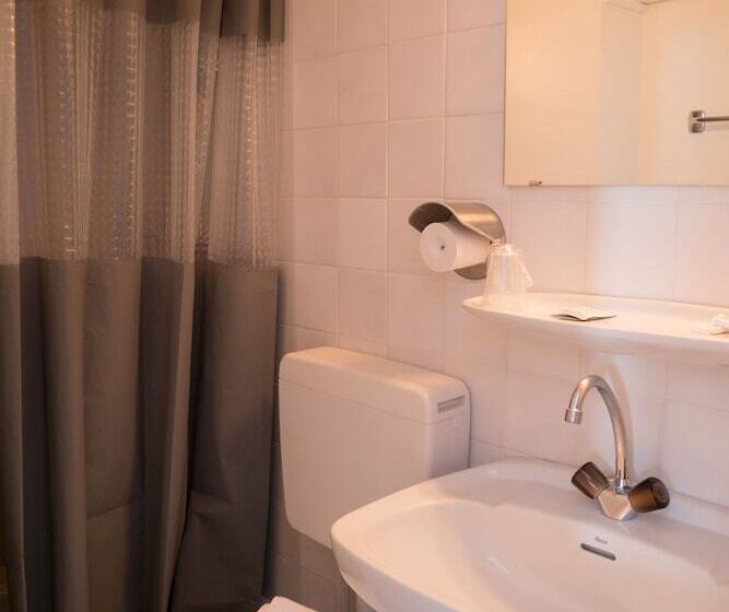Номер Стандарт Трехместный, Auberge Le Semnoz