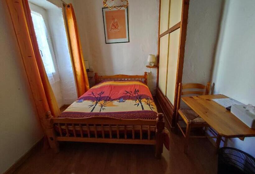 Номер Стандарт, Auberge Lou Jas