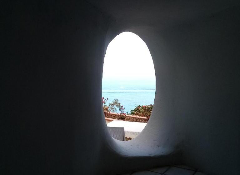 اتاق لوکس با بالکن و چشم‌انداز دریا, L Incanto Restaurant & Suites
