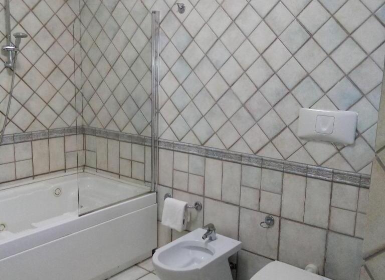 اتاق لوکس با بالکن و چشم‌انداز دریا, L Incanto Restaurant & Suites