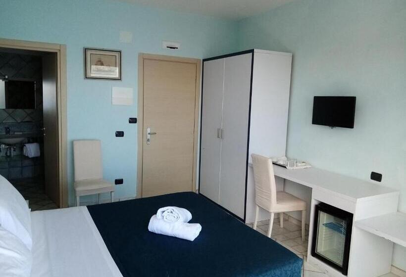 اتاق لوکس با چشم‌انداز دریا, L Incanto Restaurant & Suites