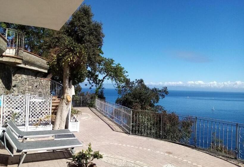 سوییت جونیور با چشم‌انداز دریا, L Incanto Restaurant & Suites