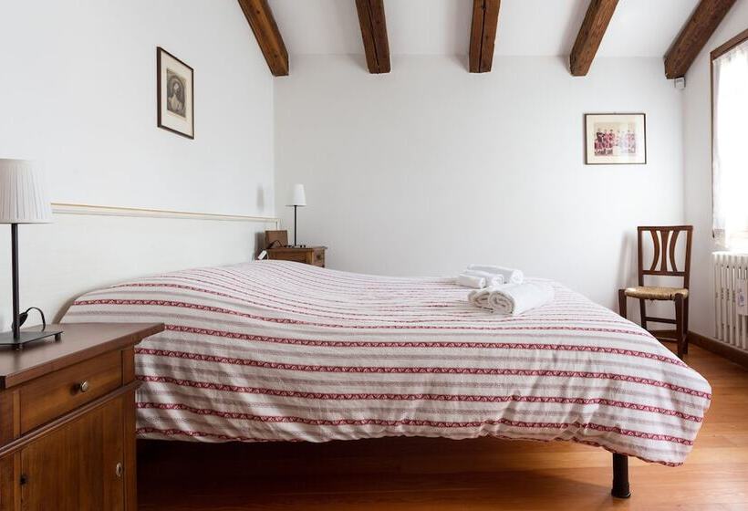 标准三人间共用浴室, Casolare La Quercia