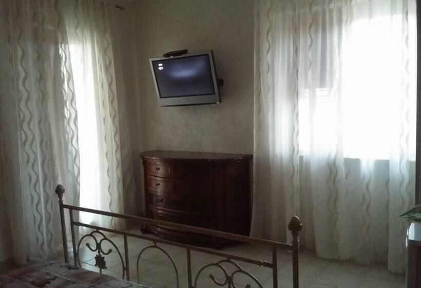 اتاق لوکس با بالکن, Villa G&g